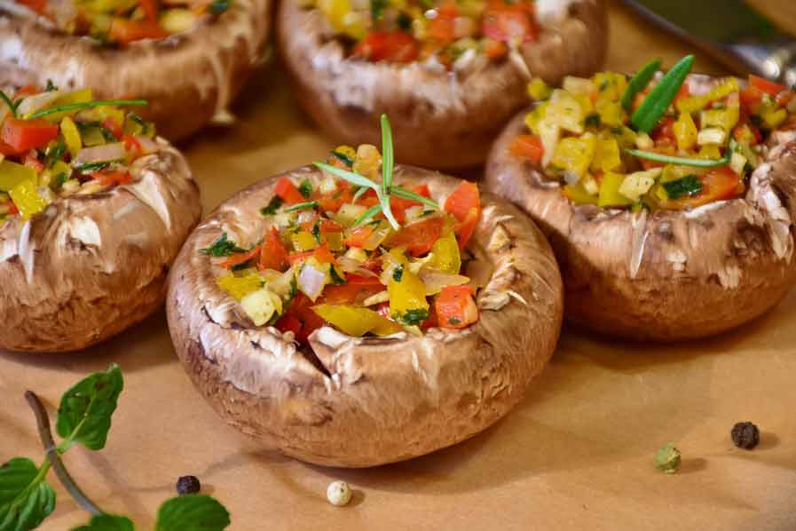 Gevulde champignons met spekjes