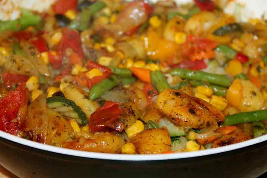 Gebakken gnocchi met gegrilde groenten