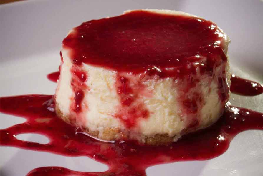 Griesmeelpudding met bessensap