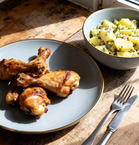 Geroosterde drumsticks met aardappelsalade