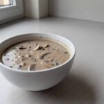 Griesmeelpudding met bessensap